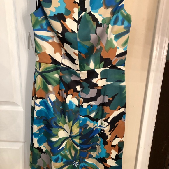 AGB Beautiful MULTICOLORED DRESS Size 10P NWT. - Picture 5 of 8